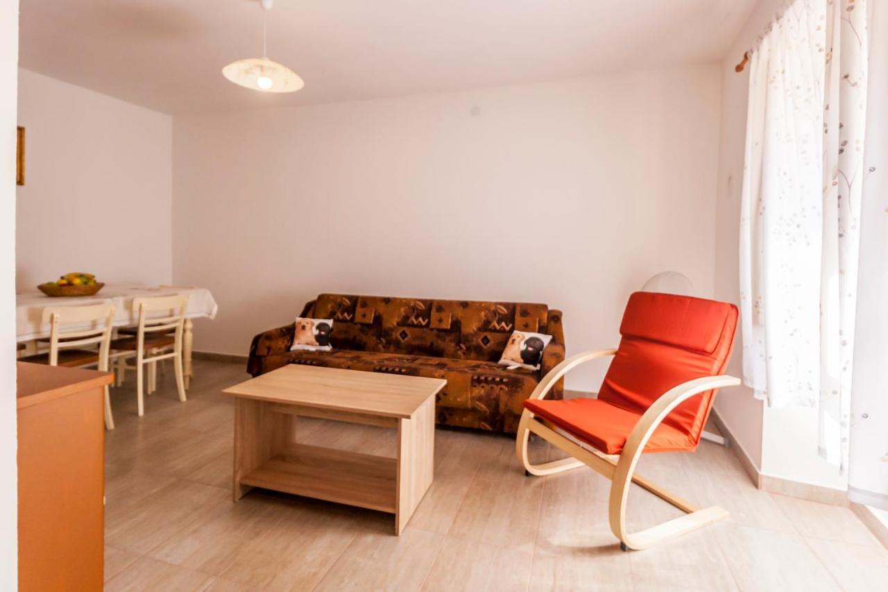 House Krizanic In Marcana, Istria, With 2 Apartments, Total 9 Guests Екстер'єр фото