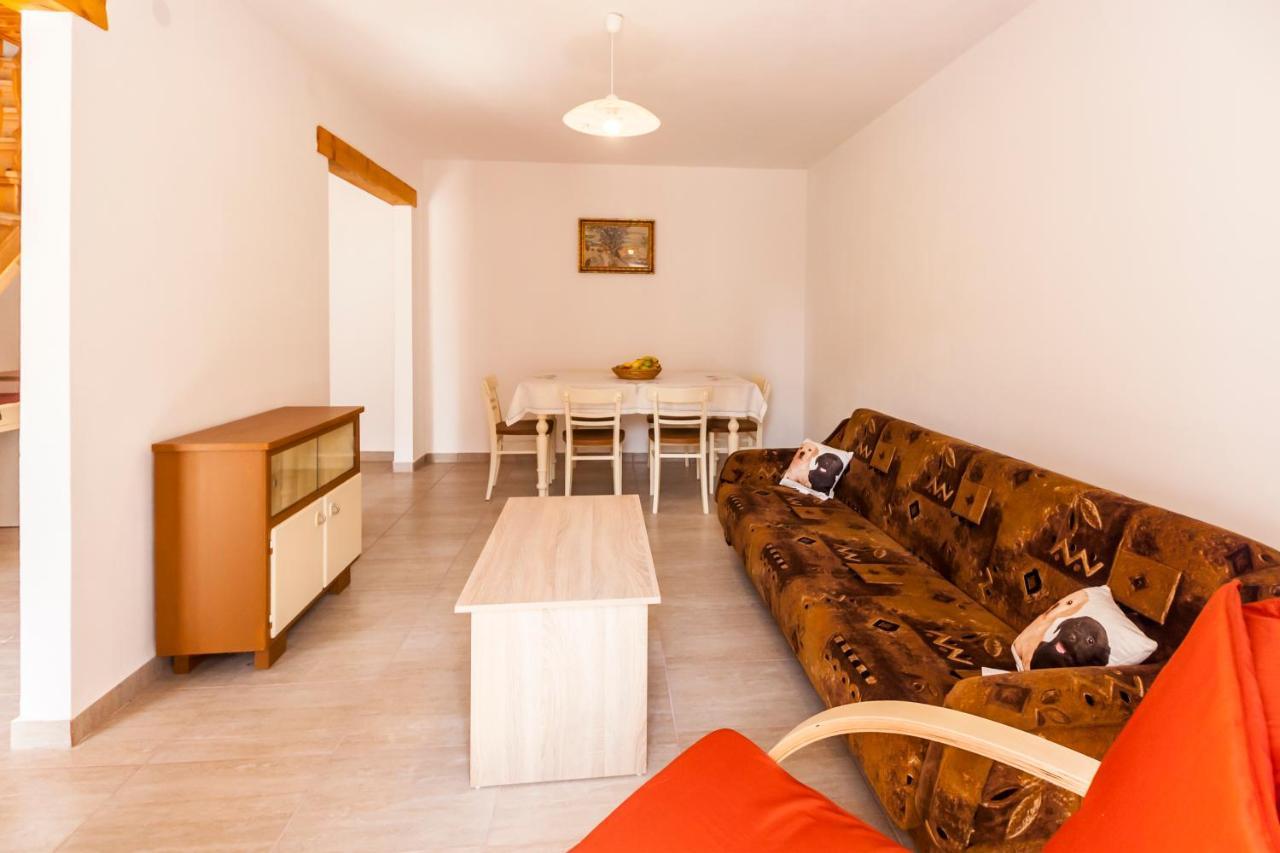 House Krizanic In Marcana, Istria, With 2 Apartments, Total 9 Guests Екстер'єр фото