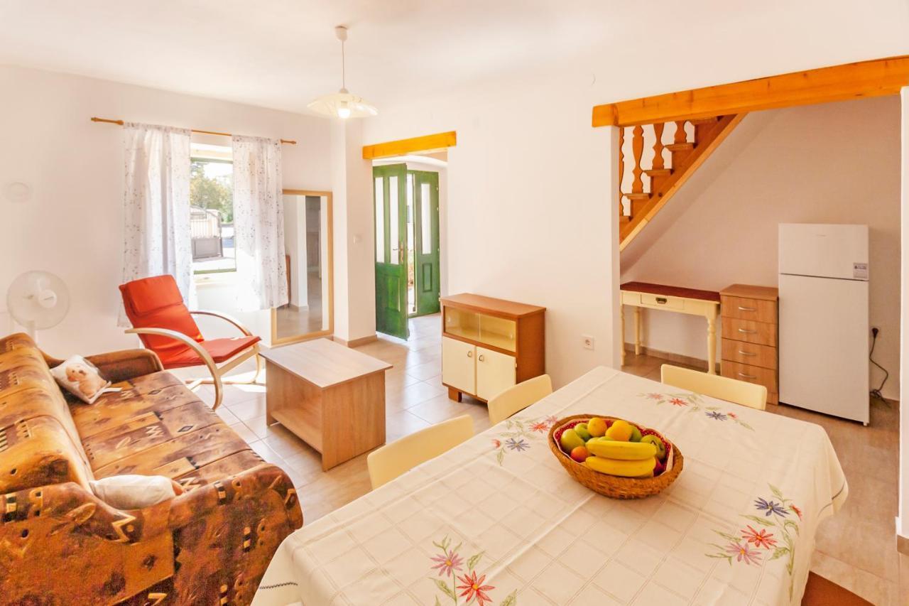 House Krizanic In Marcana, Istria, With 2 Apartments, Total 9 Guests Екстер'єр фото