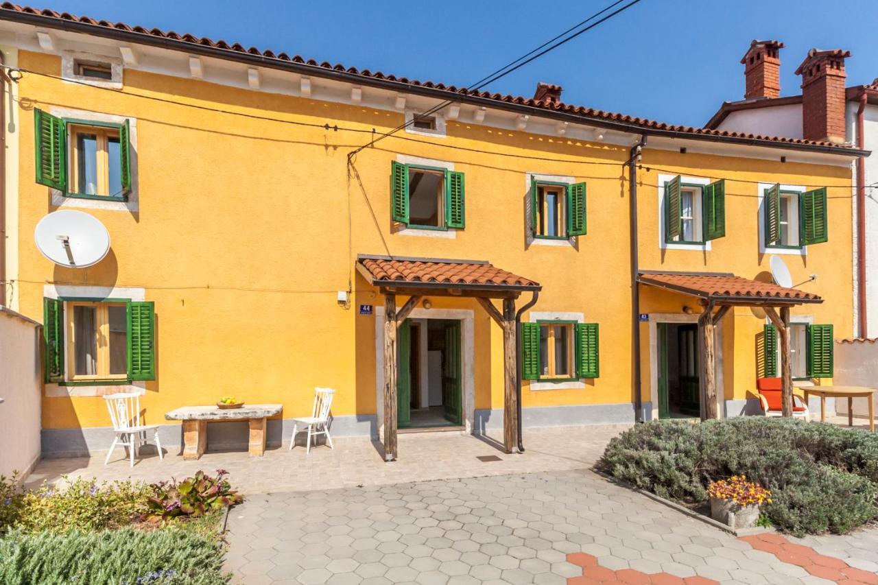 House Krizanic In Marcana, Istria, With 2 Apartments, Total 9 Guests Екстер'єр фото