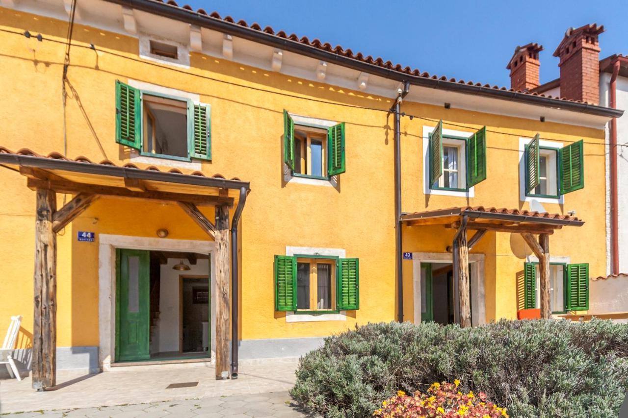 House Krizanic In Marcana, Istria, With 2 Apartments, Total 9 Guests Екстер'єр фото