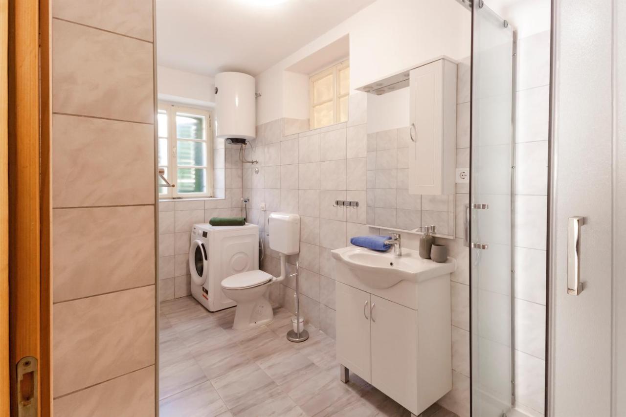 House Krizanic In Marcana, Istria, With 2 Apartments, Total 9 Guests Екстер'єр фото