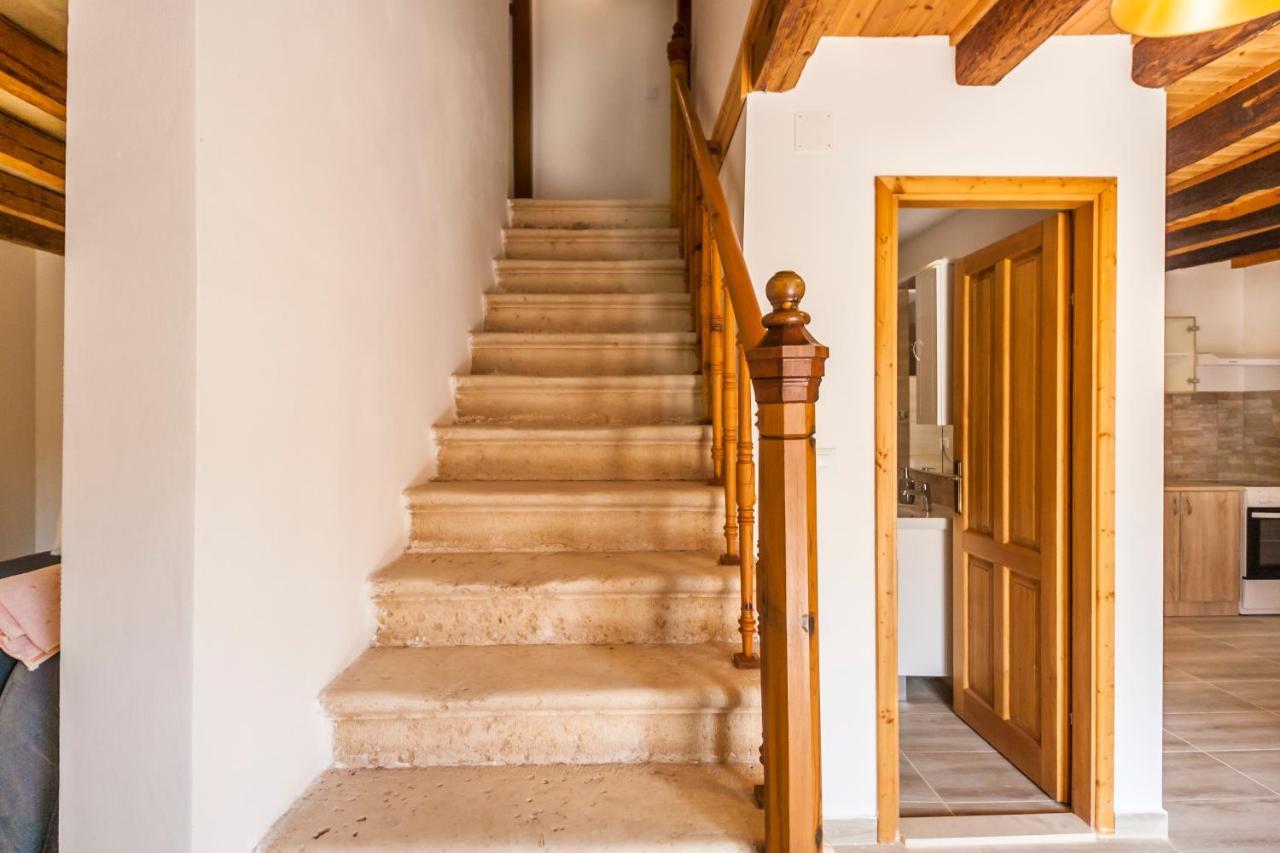 House Krizanic In Marcana, Istria, With 2 Apartments, Total 9 Guests Екстер'єр фото