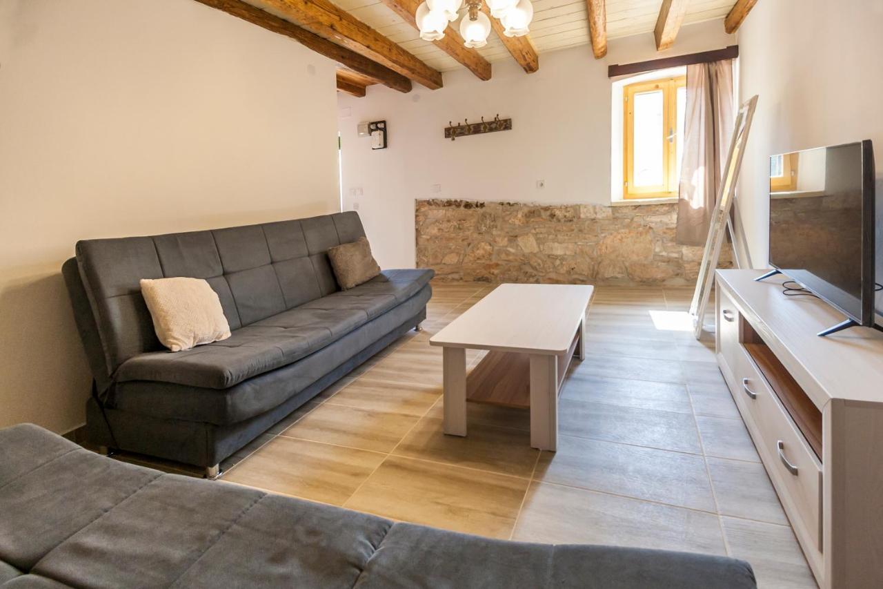 House Krizanic In Marcana, Istria, With 2 Apartments, Total 9 Guests Екстер'єр фото