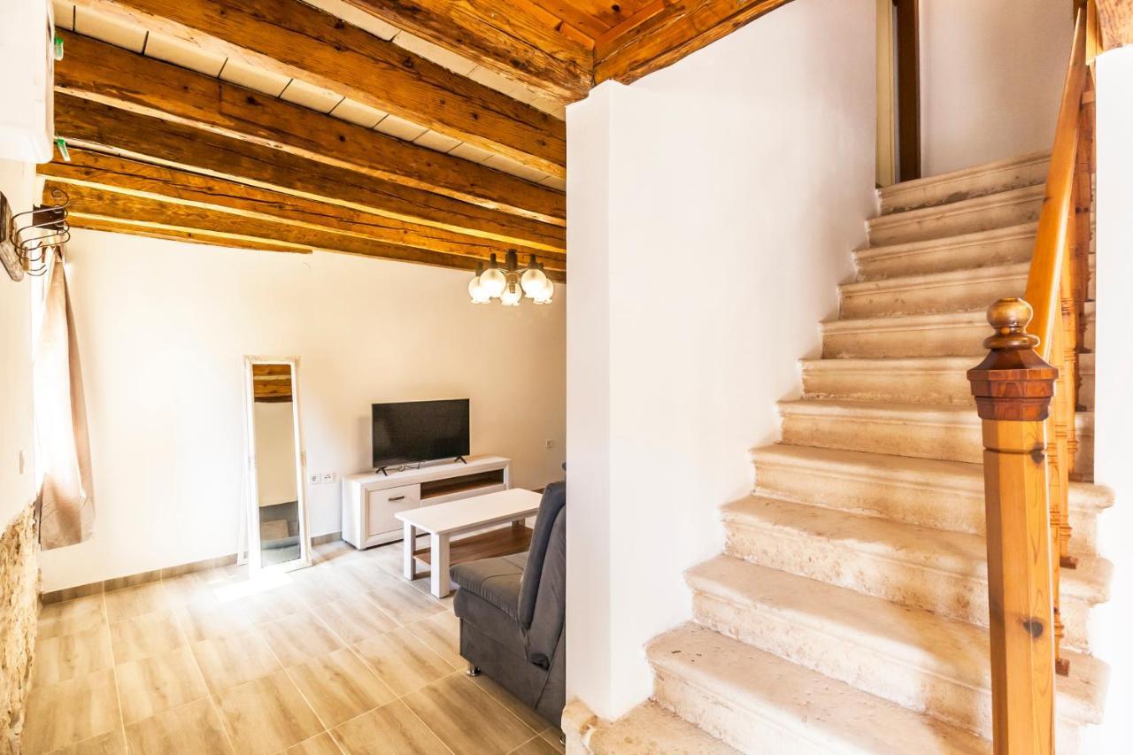 House Krizanic In Marcana, Istria, With 2 Apartments, Total 9 Guests Екстер'єр фото