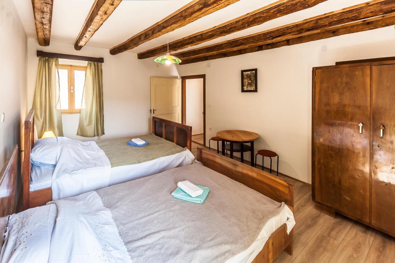 House Krizanic In Marcana, Istria, With 2 Apartments, Total 9 Guests Екстер'єр фото