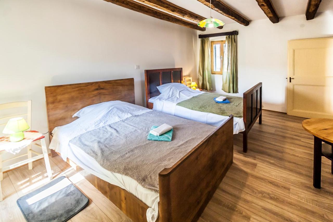 House Krizanic In Marcana, Istria, With 2 Apartments, Total 9 Guests Екстер'єр фото