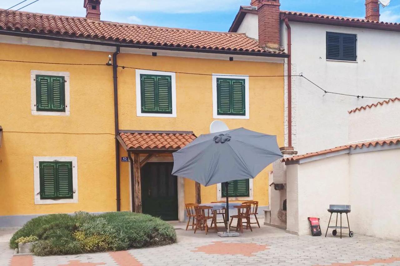 House Krizanic In Marcana, Istria, With 2 Apartments, Total 9 Guests Екстер'єр фото