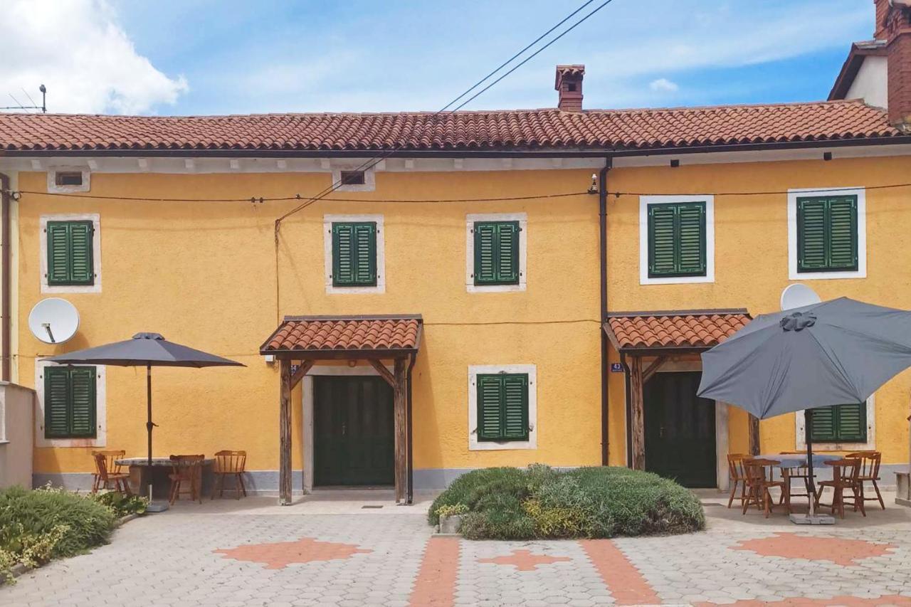 House Krizanic In Marcana, Istria, With 2 Apartments, Total 9 Guests Екстер'єр фото