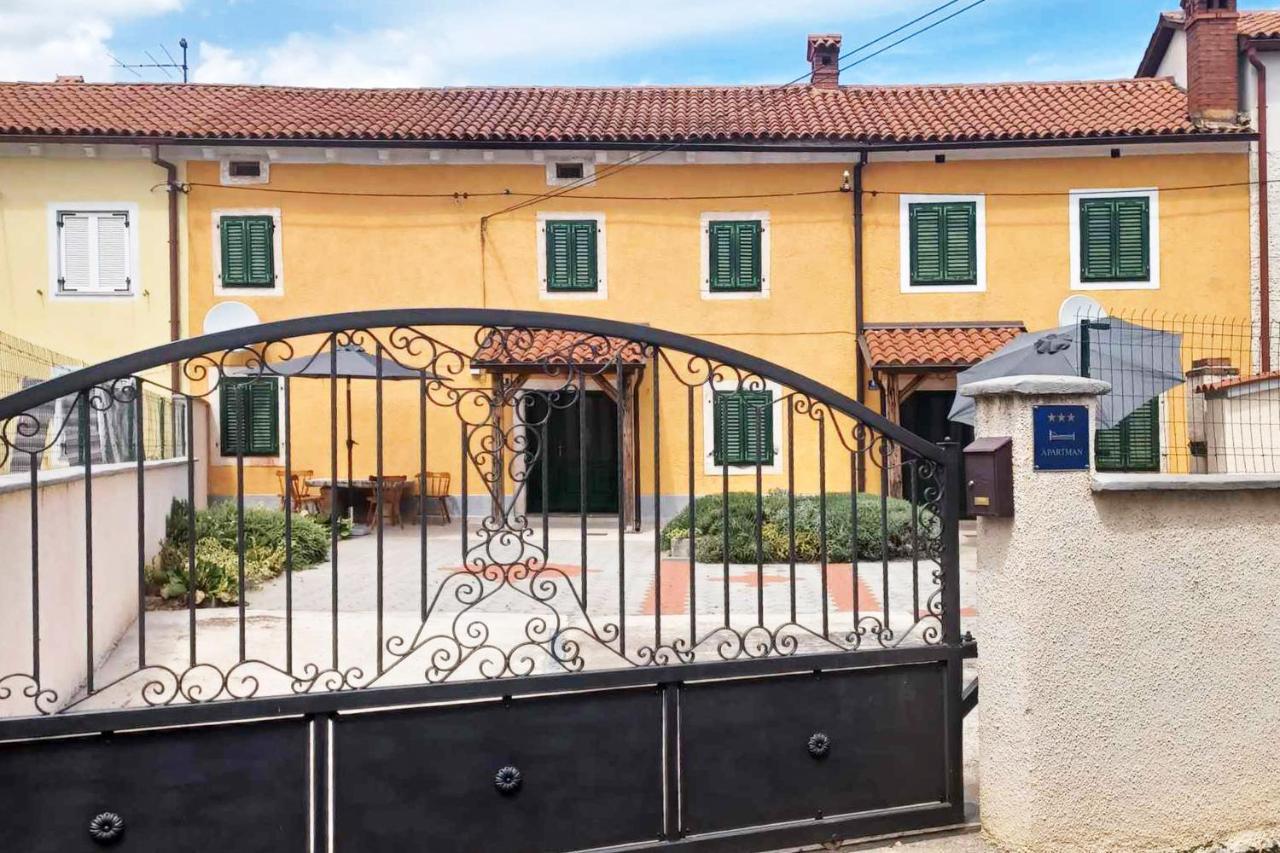 House Krizanic In Marcana, Istria, With 2 Apartments, Total 9 Guests Екстер'єр фото